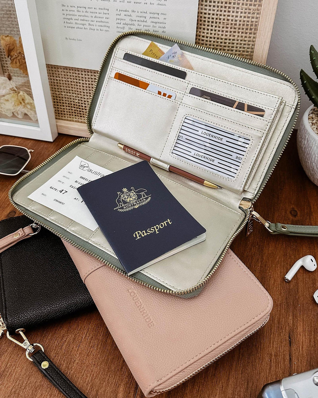 Travel Wallet Arabella